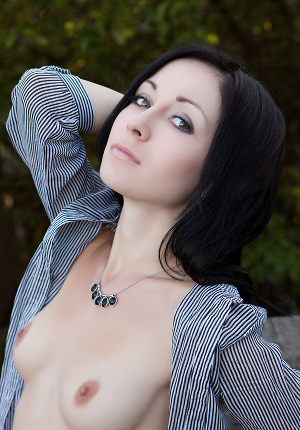 Юлиана, 27